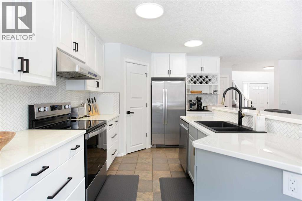 54 Springborough Point Sw, Calgary, Alberta  T3H 5M9 - Photo 9 - A2291735