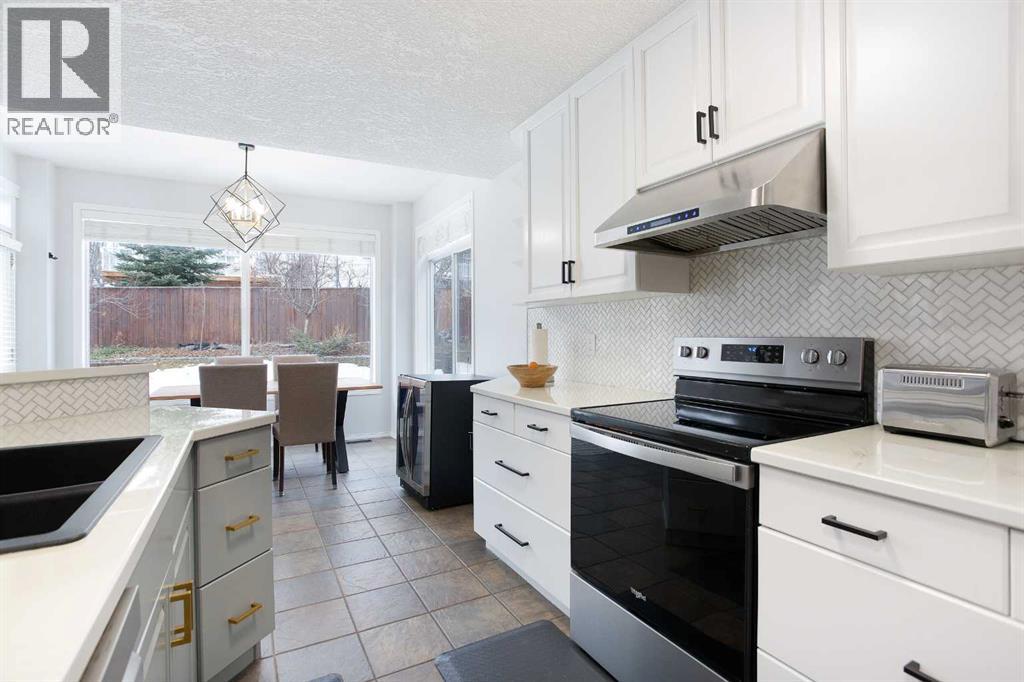 54 Springborough Point Sw, Calgary, Alberta  T3H 5M9 - Photo 11 - A2291735