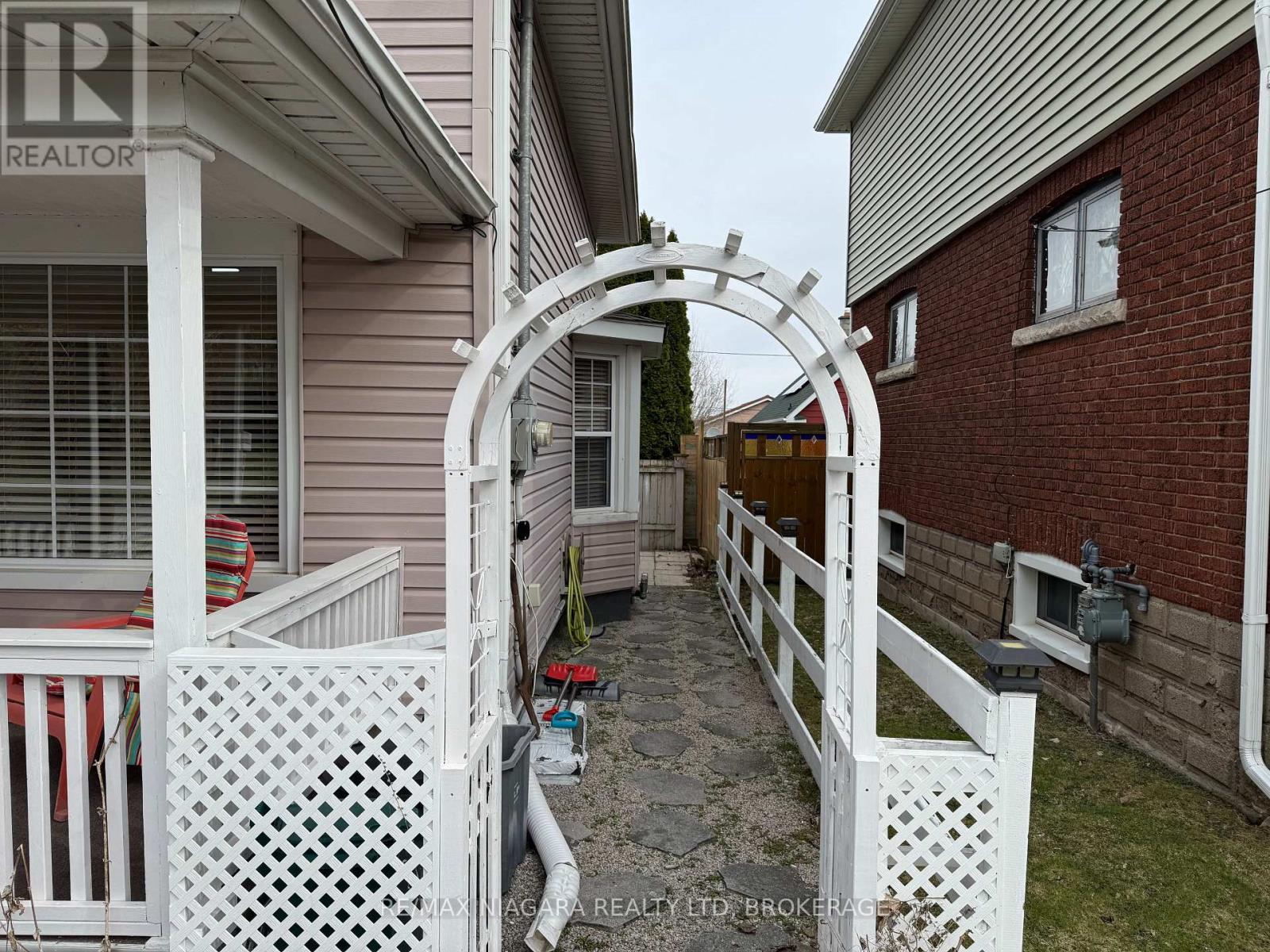 5408 Ontario Avenue, Niagara Falls, Ontario  L2E 3S5 - Photo 2 - X12802818