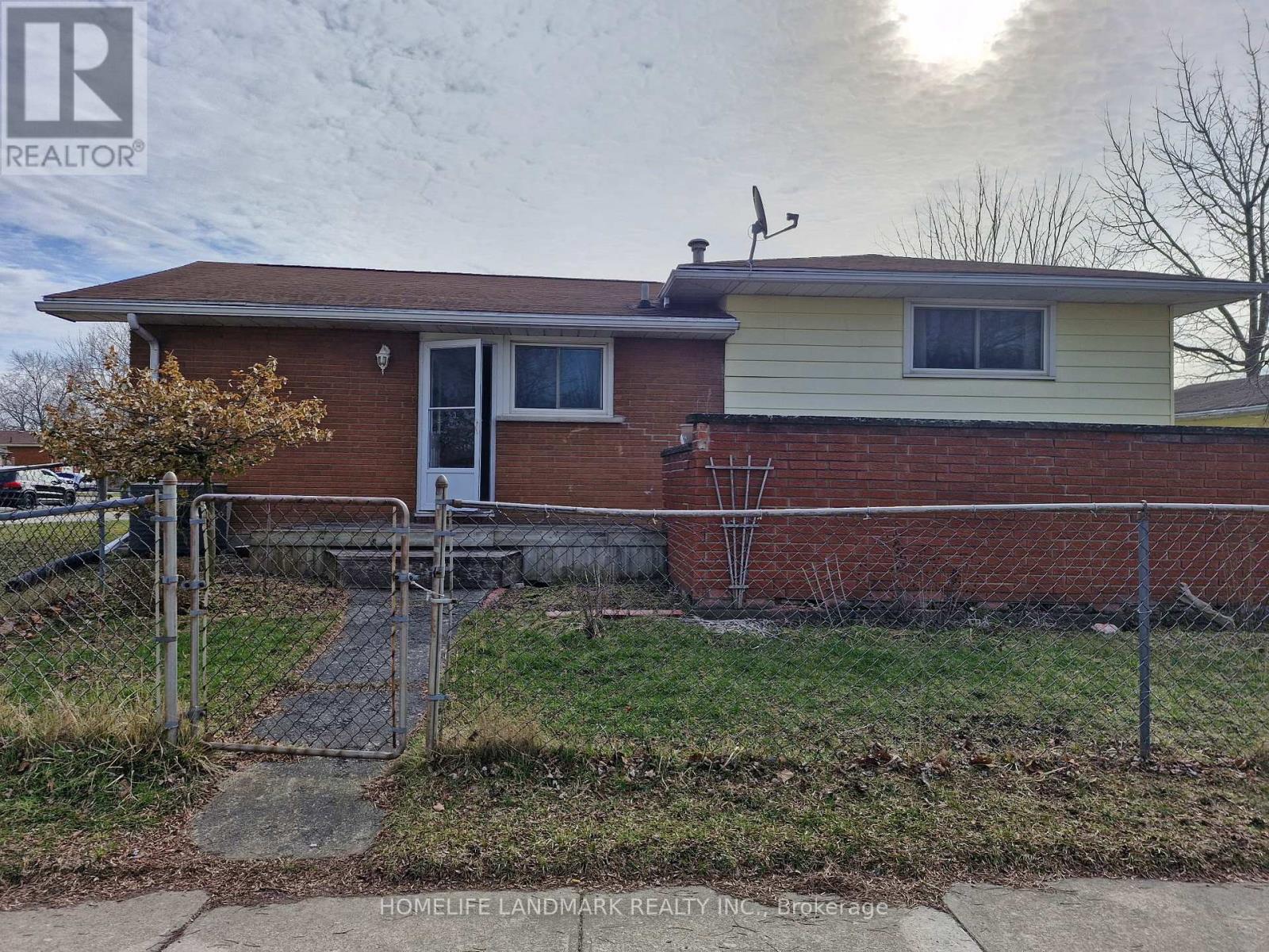7116 Centennial Street, Niagara Falls, Ontario  L2G 2Z1 - Photo 4 - X12839990