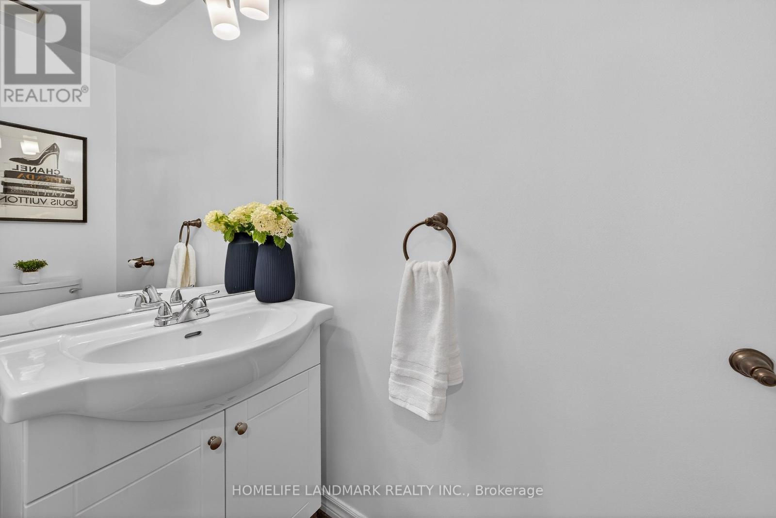 120 Brookmill Drive, Vaughan, Ontario  L4J 6M2 - Photo 6 - N12933416