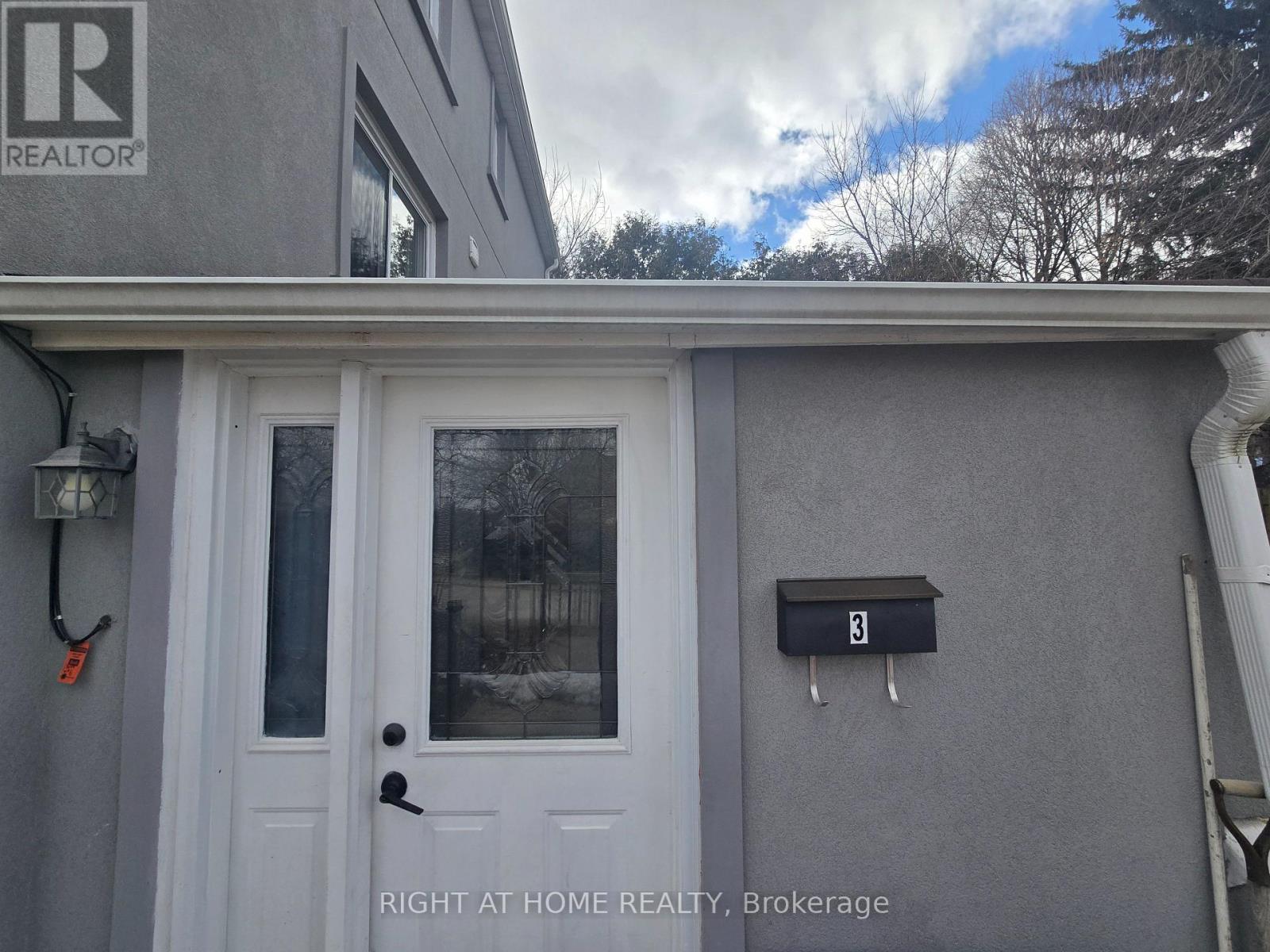 3 - 18 Ewing Street, Halton Hills, Ontario  L7G 2P7 - Photo 3 - W12933412