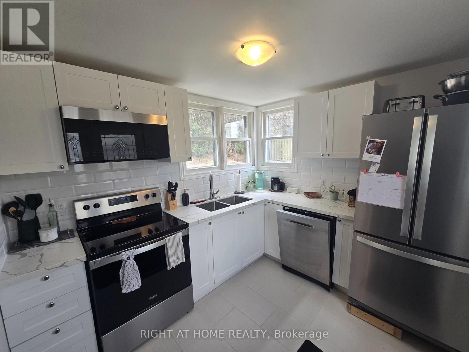 3 - 18 Ewing Street, Halton Hills, Ontario  L7G 2P7 - Photo 7 - W12933412