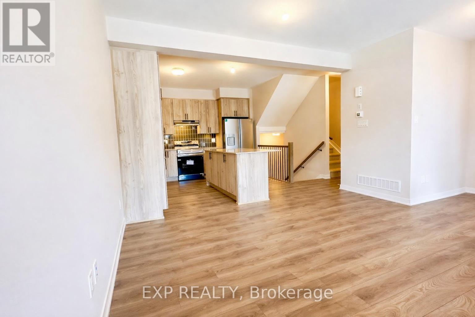 215 Speckled Alder Row, Ottawa, Ontario  K2J 0V1 - Photo 6 - X12933414