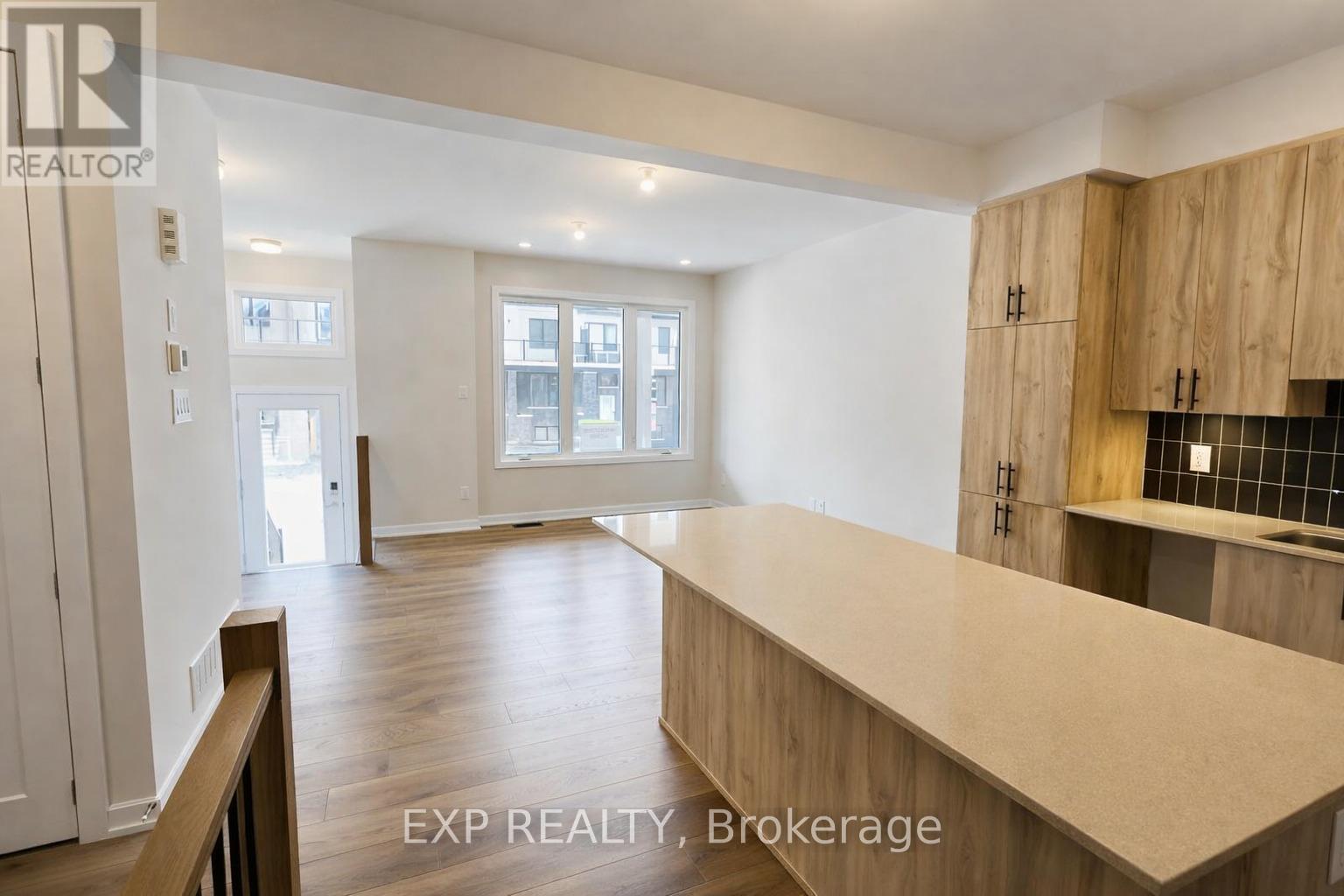 215 Speckled Alder Row, Ottawa, Ontario  K2J 0V1 - Photo 9 - X12933414