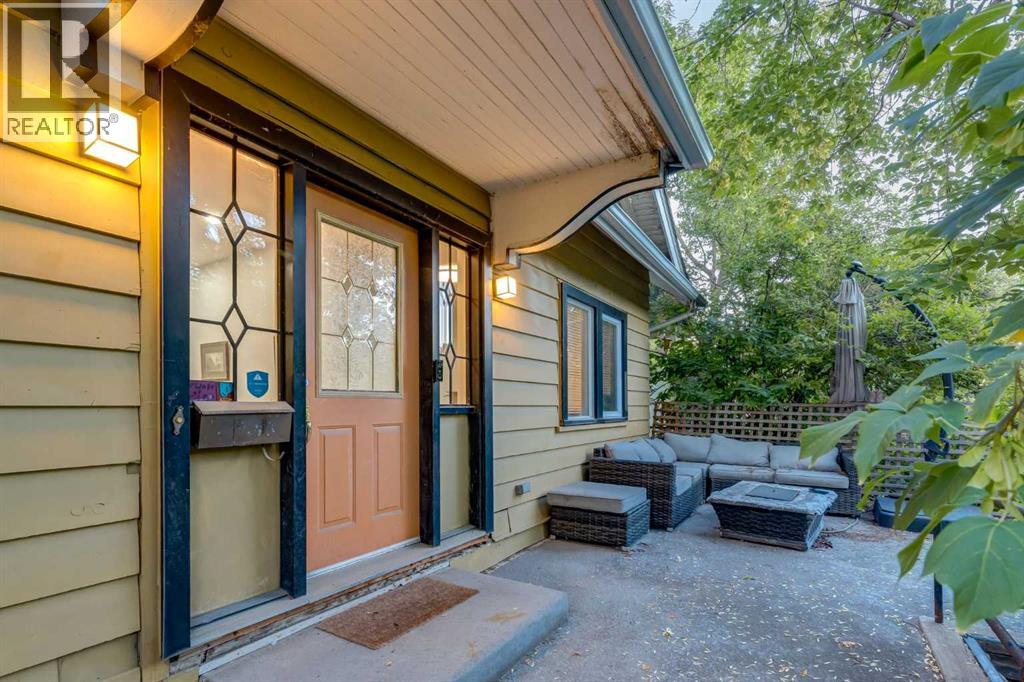 1424 Premier Way Sw, Calgary, Alberta  T2T 1L9 - Photo 4 - A2296356