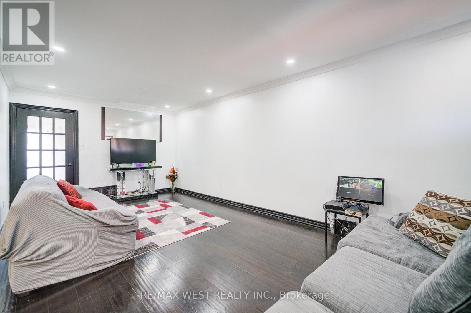 1648 Pepperwood Gate, Pickering, Ontario  L1X 2K3 - Photo 3 - E12933290