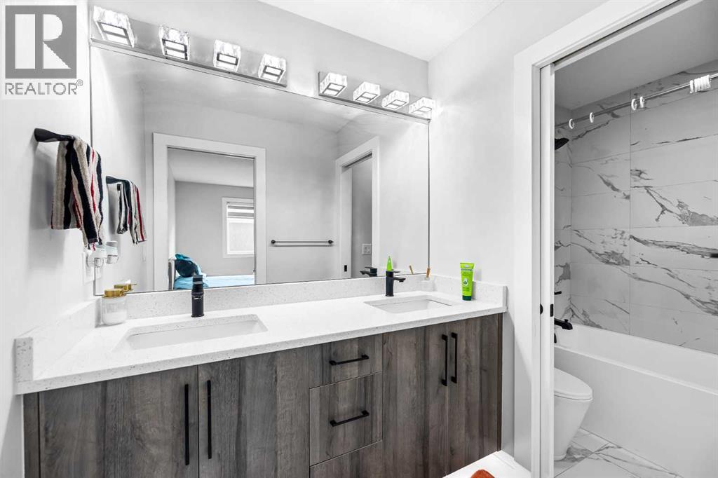 45 Waterford Terrace, Chestermere, Alberta  T1X 2P6 - Photo 12 - A2296140