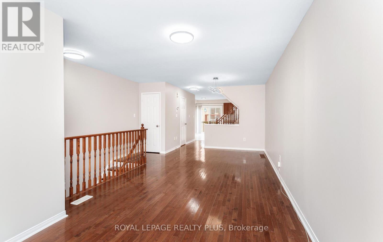 7127 Chatham Court, Mississauga, Ontario  L5N 8R1 - Photo 8 - W12933424