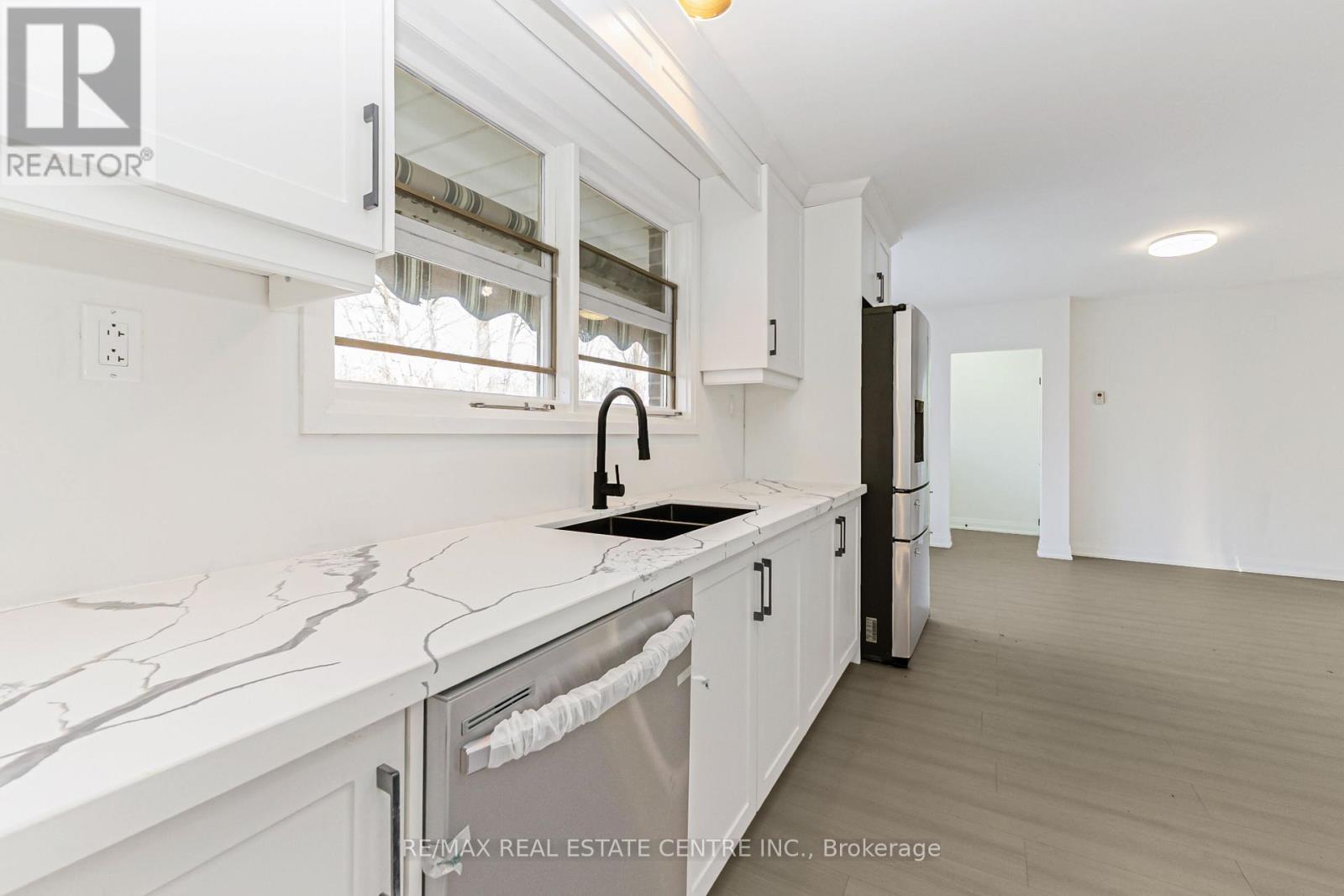 8449 8th Line, Halton Hills, Ontario  L7G 4S5 - Photo 9 - W12933428