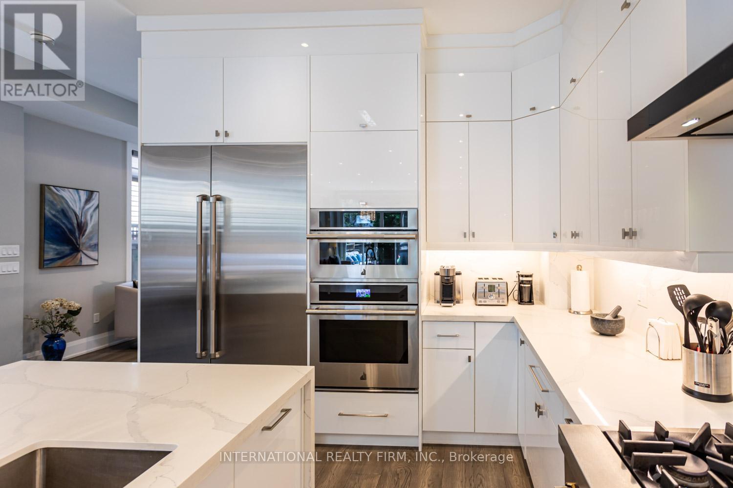 36b Pine Avenue, Mississauga, Ontario  L5H 2P8 - Photo 12 - W12933432