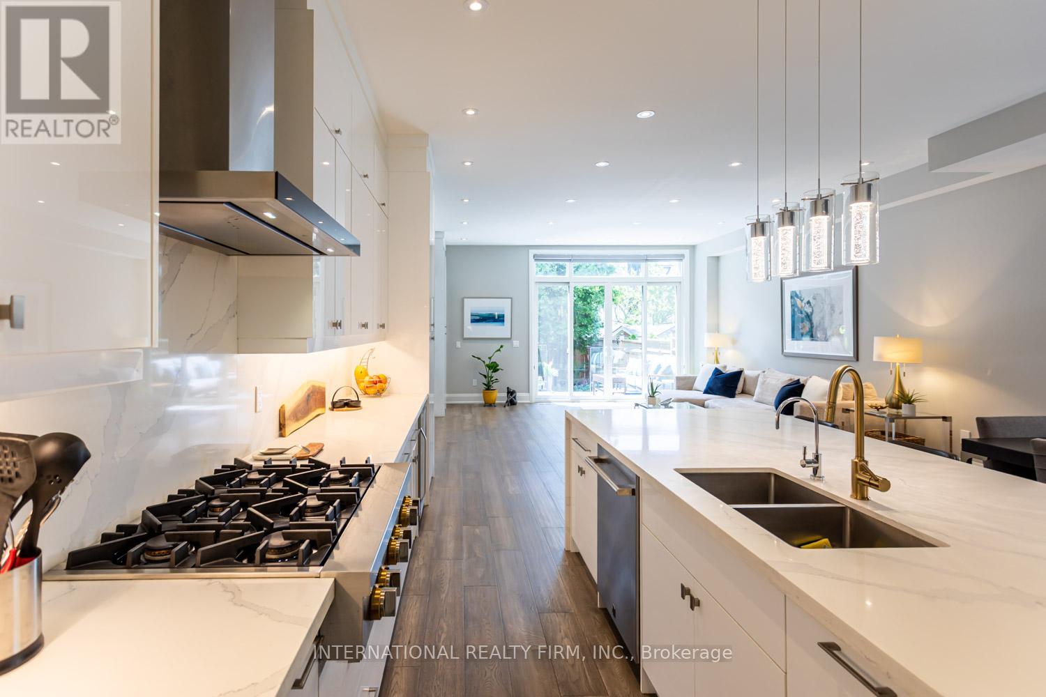 36b Pine Avenue, Mississauga, Ontario  L5H 2P8 - Photo 13 - W12933432