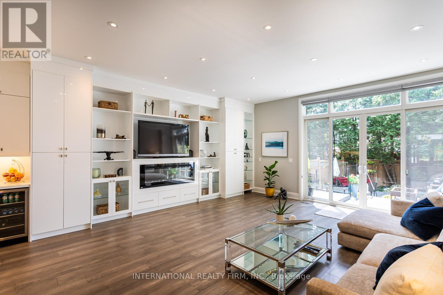 36b Pine Avenue, Mississauga, Ontario  L5H 2P8 - Photo 15 - W12933432