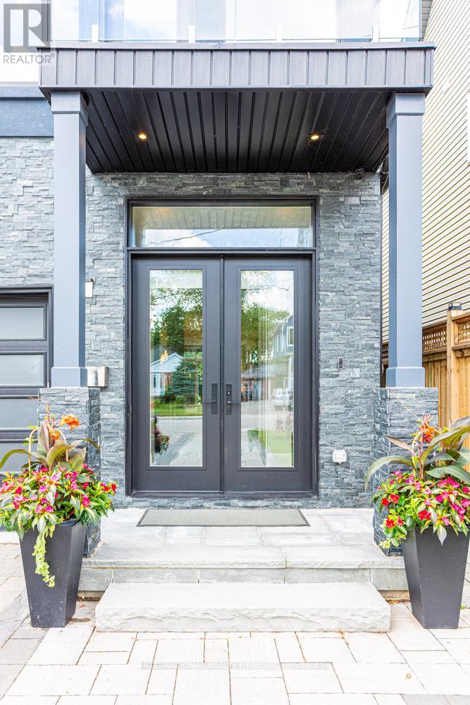 36b Pine Avenue, Mississauga, Ontario  L5H 2P8 - Photo 2 - W12933432