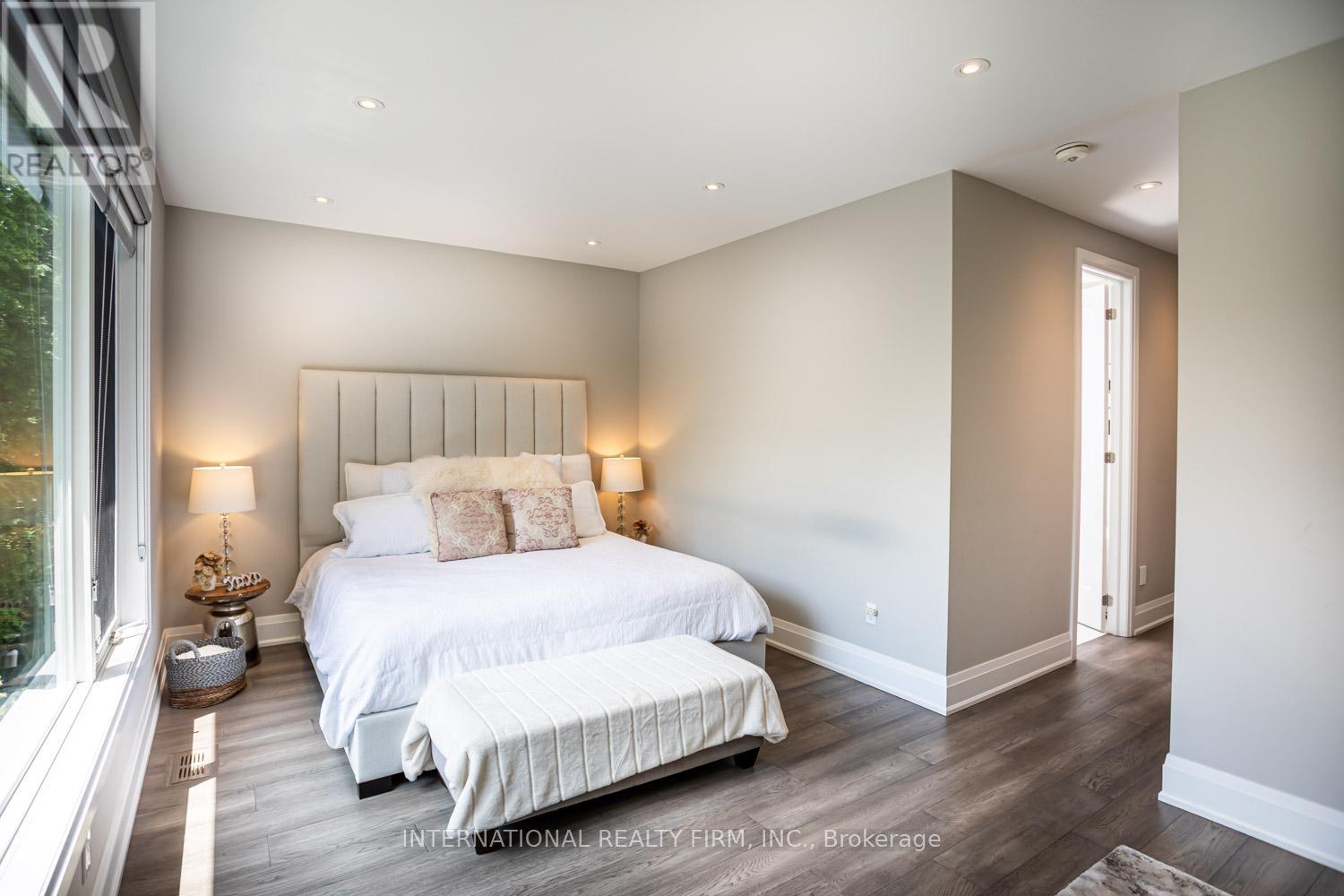 36b Pine Avenue, Mississauga, Ontario  L5H 2P8 - Photo 23 - W12933432