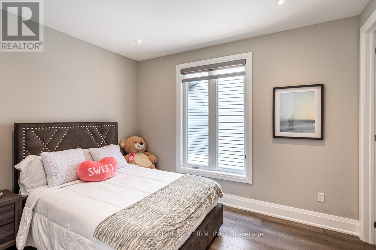 36b Pine Avenue, Mississauga, Ontario  L5H 2P8 - Photo 28 - W12933432