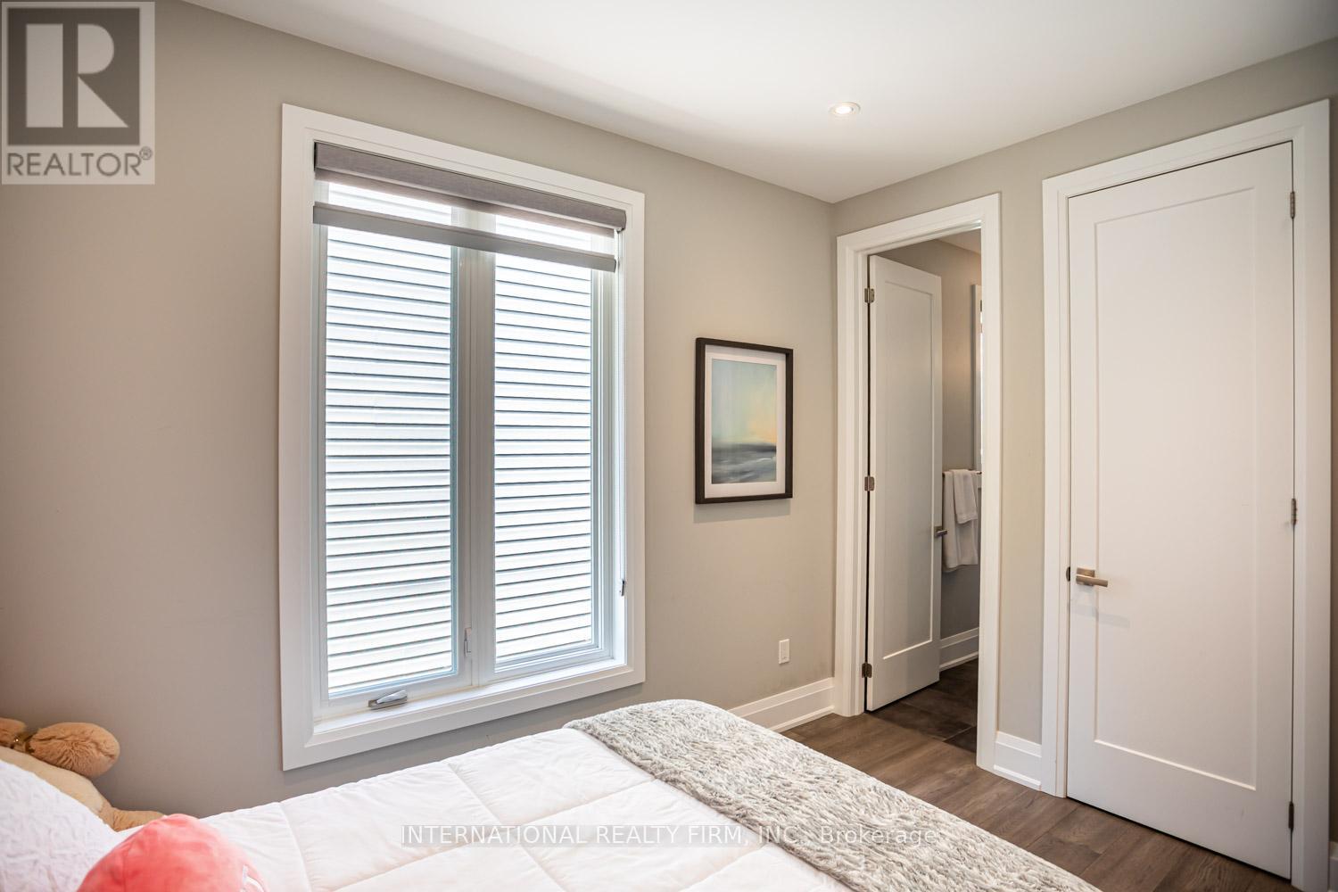 36b Pine Avenue, Mississauga, Ontario  L5H 2P8 - Photo 29 - W12933432