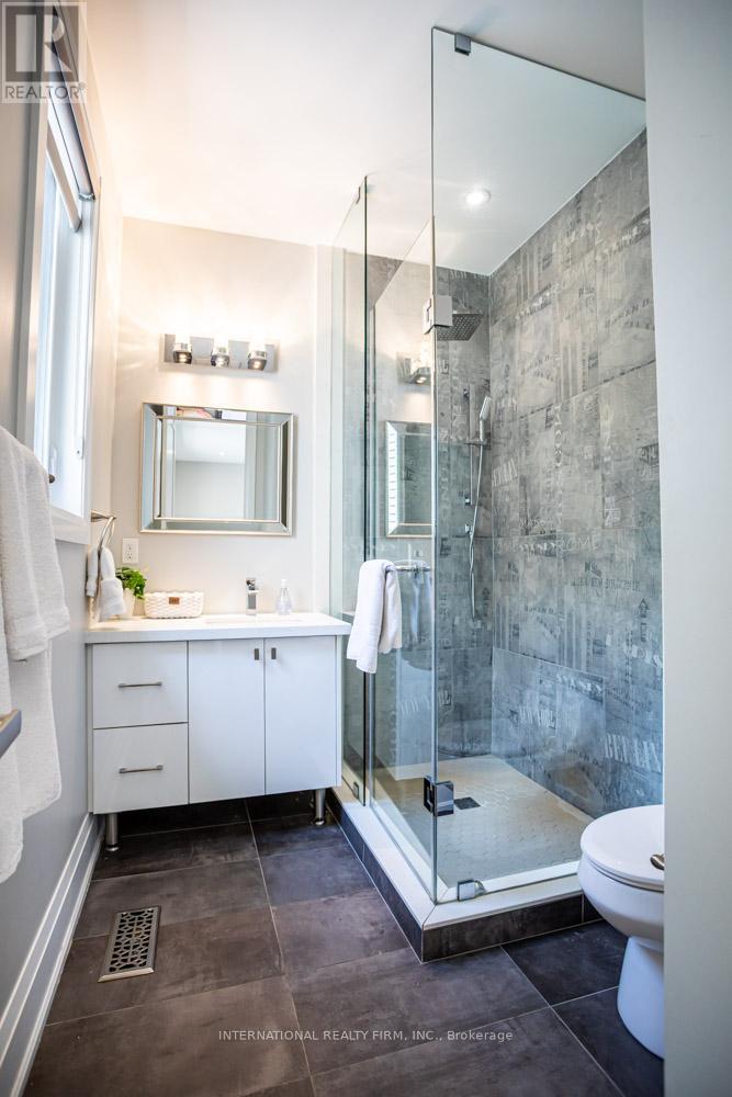 36b Pine Avenue, Mississauga, Ontario  L5H 2P8 - Photo 30 - W12933432