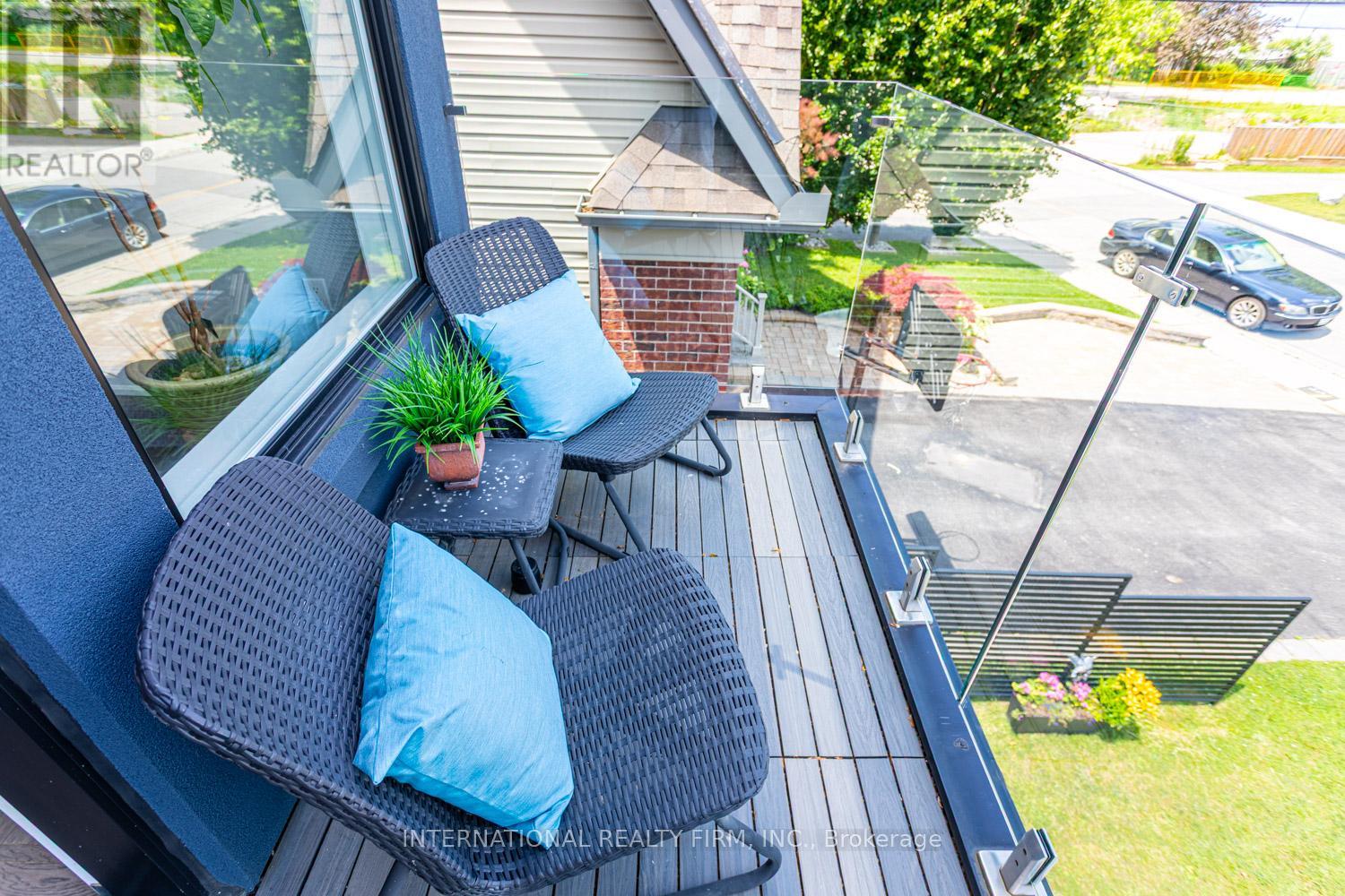 36b Pine Avenue, Mississauga, Ontario  L5H 2P8 - Photo 35 - W12933432