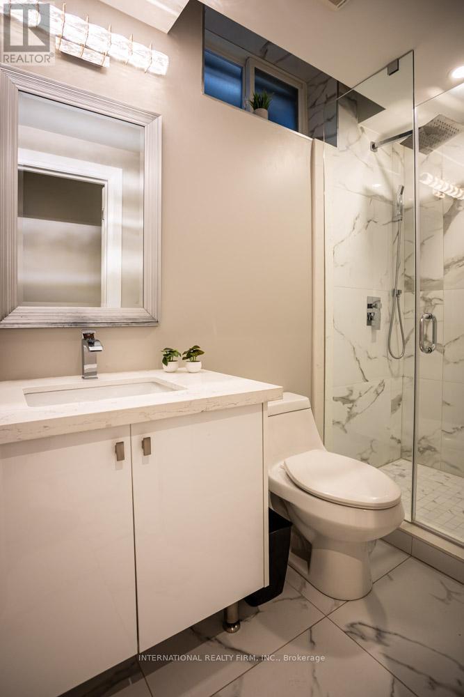 36b Pine Avenue, Mississauga, Ontario  L5H 2P8 - Photo 43 - W12933432