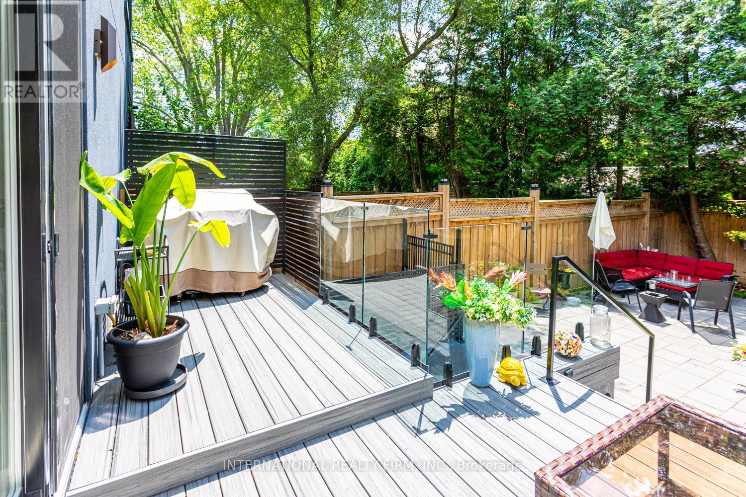 36b Pine Avenue, Mississauga, Ontario  L5H 2P8 - Photo 46 - W12933432