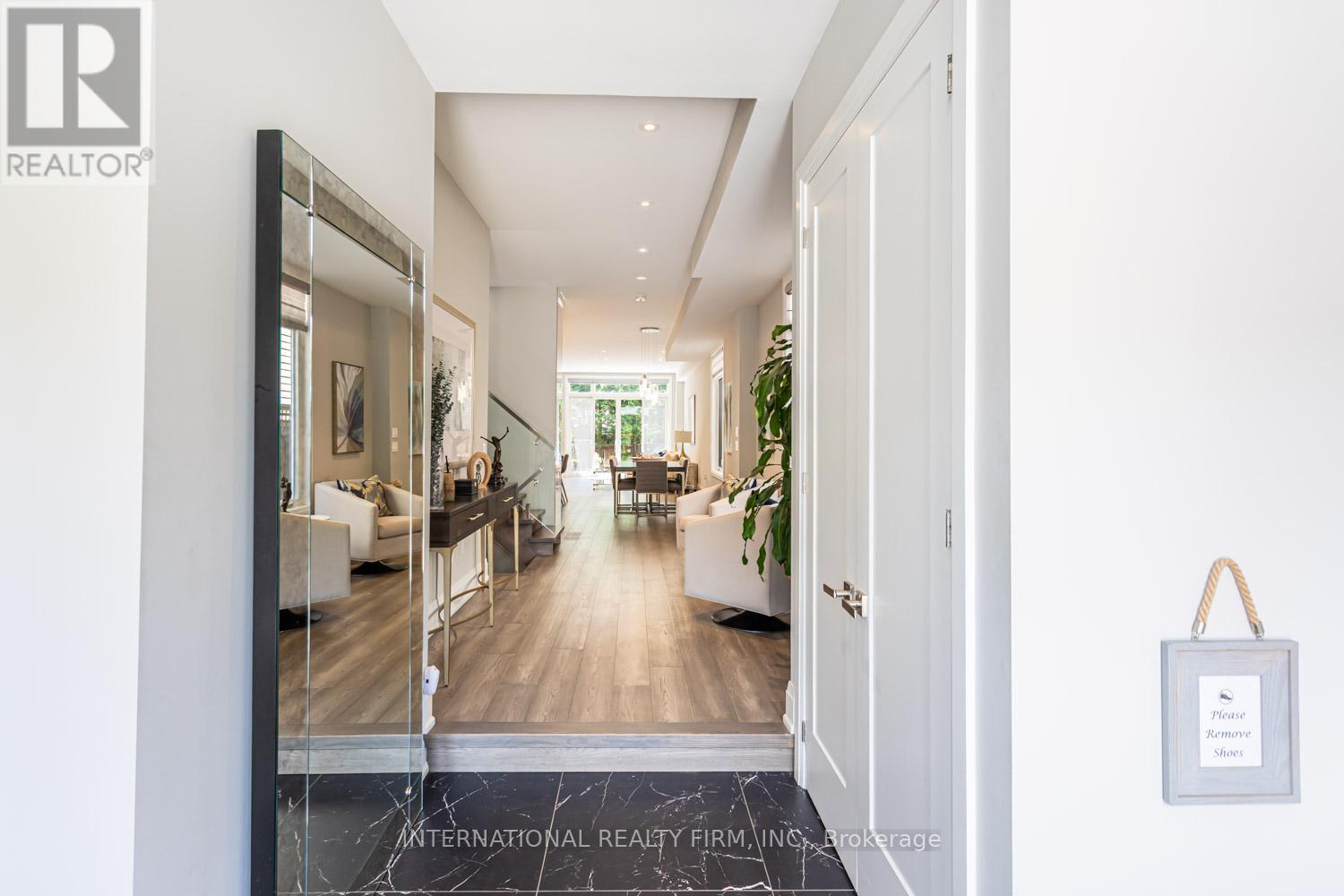 36b Pine Avenue, Mississauga, Ontario  L5H 2P8 - Photo 5 - W12933432