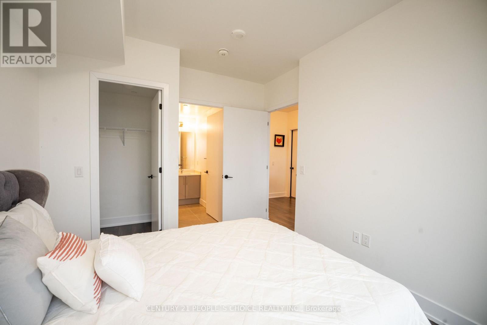 723 - 2450 Old Bronte Road W, Oakville, Ontario  L6M 5P6 - Photo 13 - W12933440