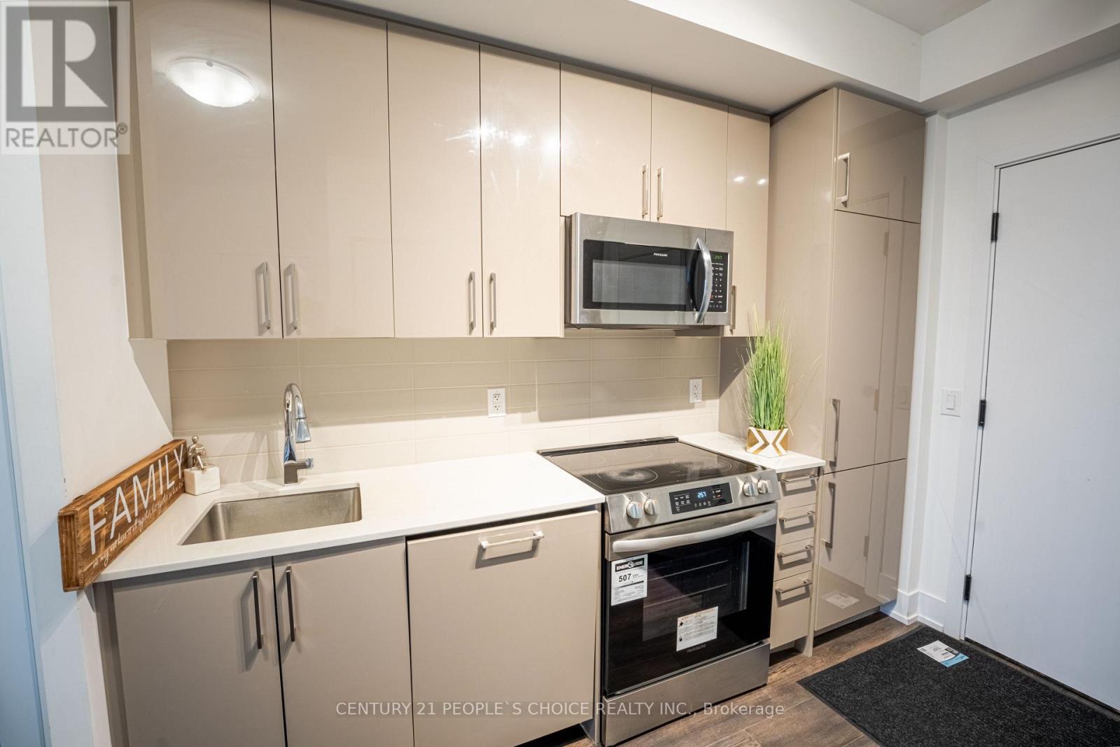 723 - 2450 Old Bronte Road W, Oakville, Ontario  L6M 5P6 - Photo 4 - W12933440