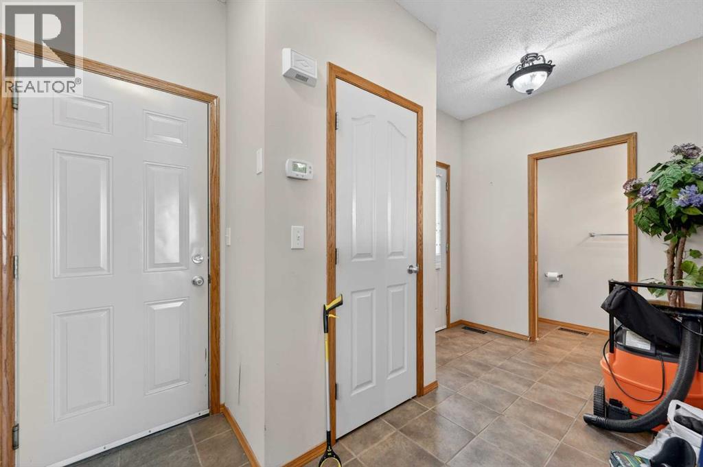 744 Luxstone Landing SW, Airdrie, Alberta  T4B 3L1 - Photo 13 - A2294923