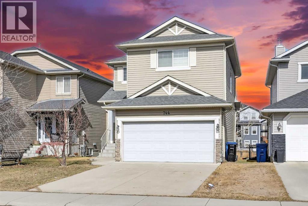 744 Luxstone Landing SW, Airdrie, Alberta  T4B 3L1 - Photo 2 - A2294923