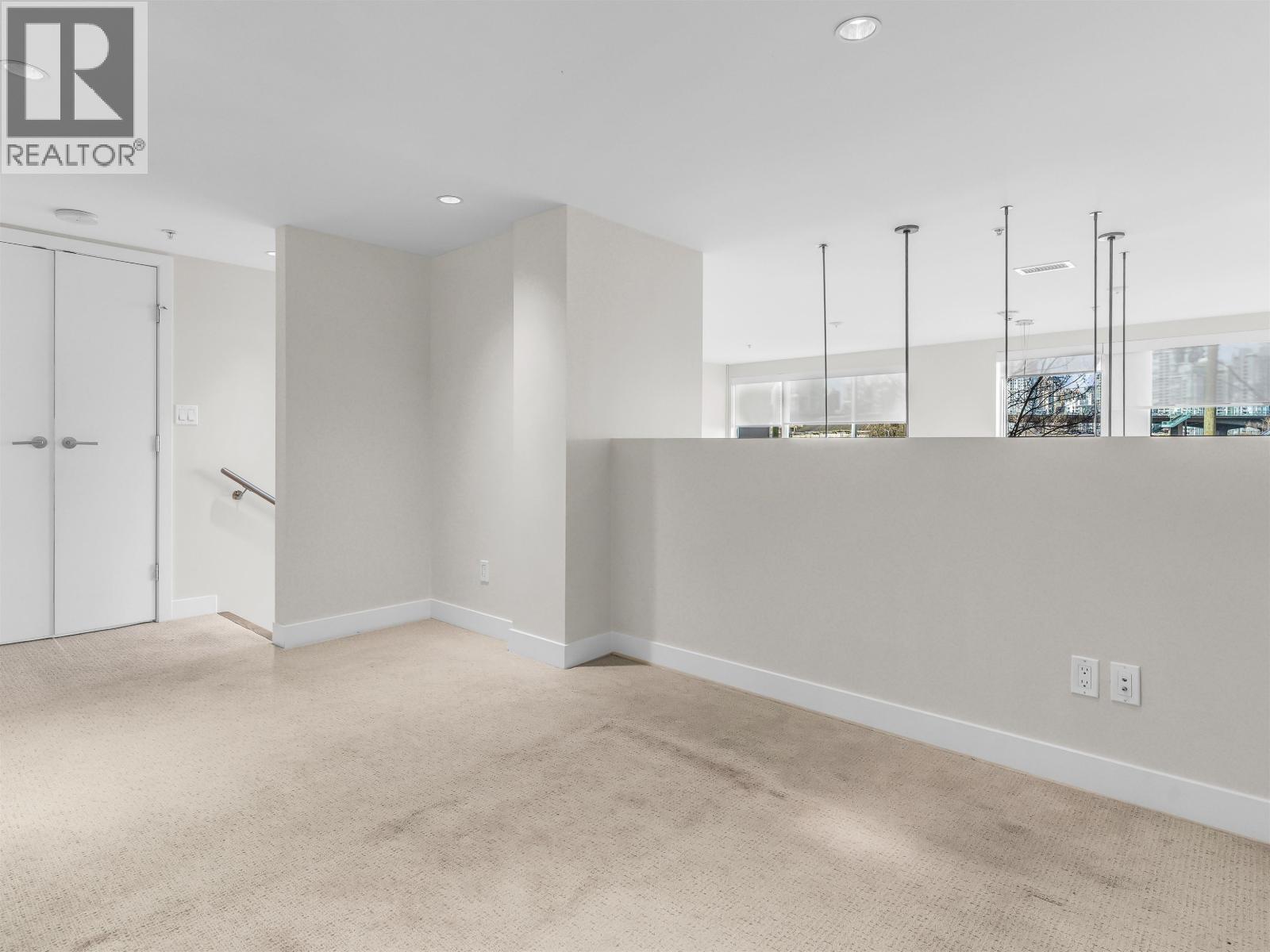 Listing Picture 17 of 38 : 296 W 1ST AVENUE, Vancouver / 溫哥華 - 魯藝地產 Yvonne Lu Group - MLS Medallion Club Member