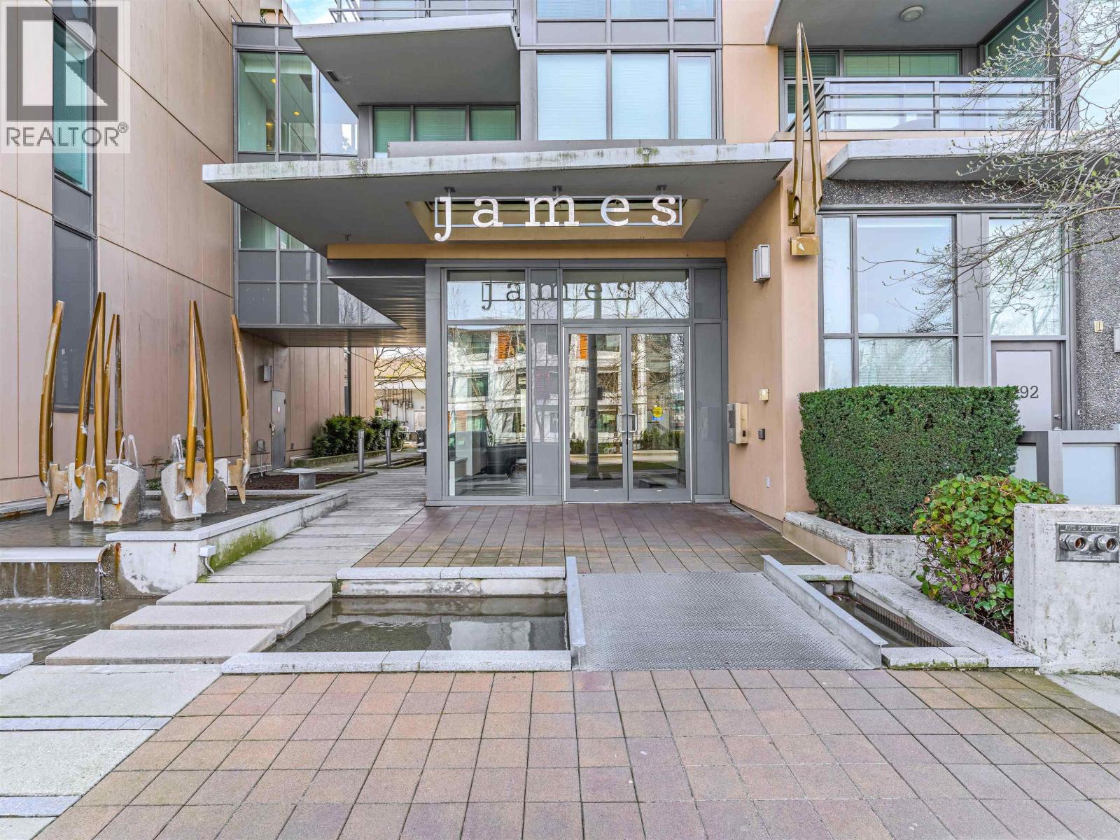 Listing Picture 35 of 38 : 296 W 1ST AVENUE, Vancouver / 溫哥華 - 魯藝地產 Yvonne Lu Group - MLS Medallion Club Member