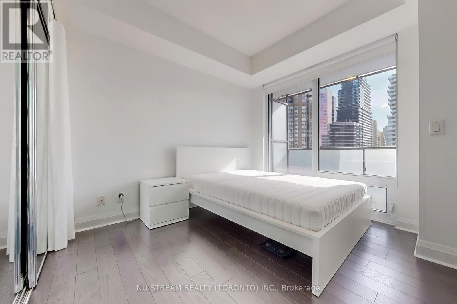 1403 - 1080 Bay Street, Toronto, Ontario  M5S 0A5 - Photo 11 - C12929980