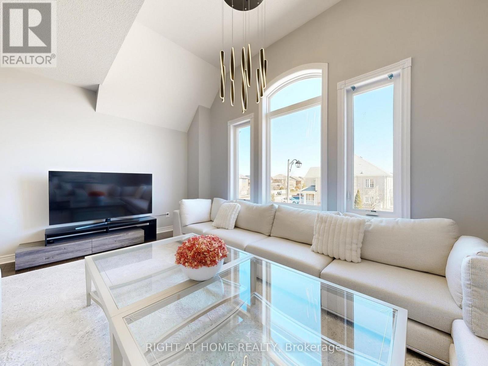 116 Summerlyn Trail, Bradford West Gwillimbury, Ontario  L3Z 0E3 - Photo 24 - N12933436