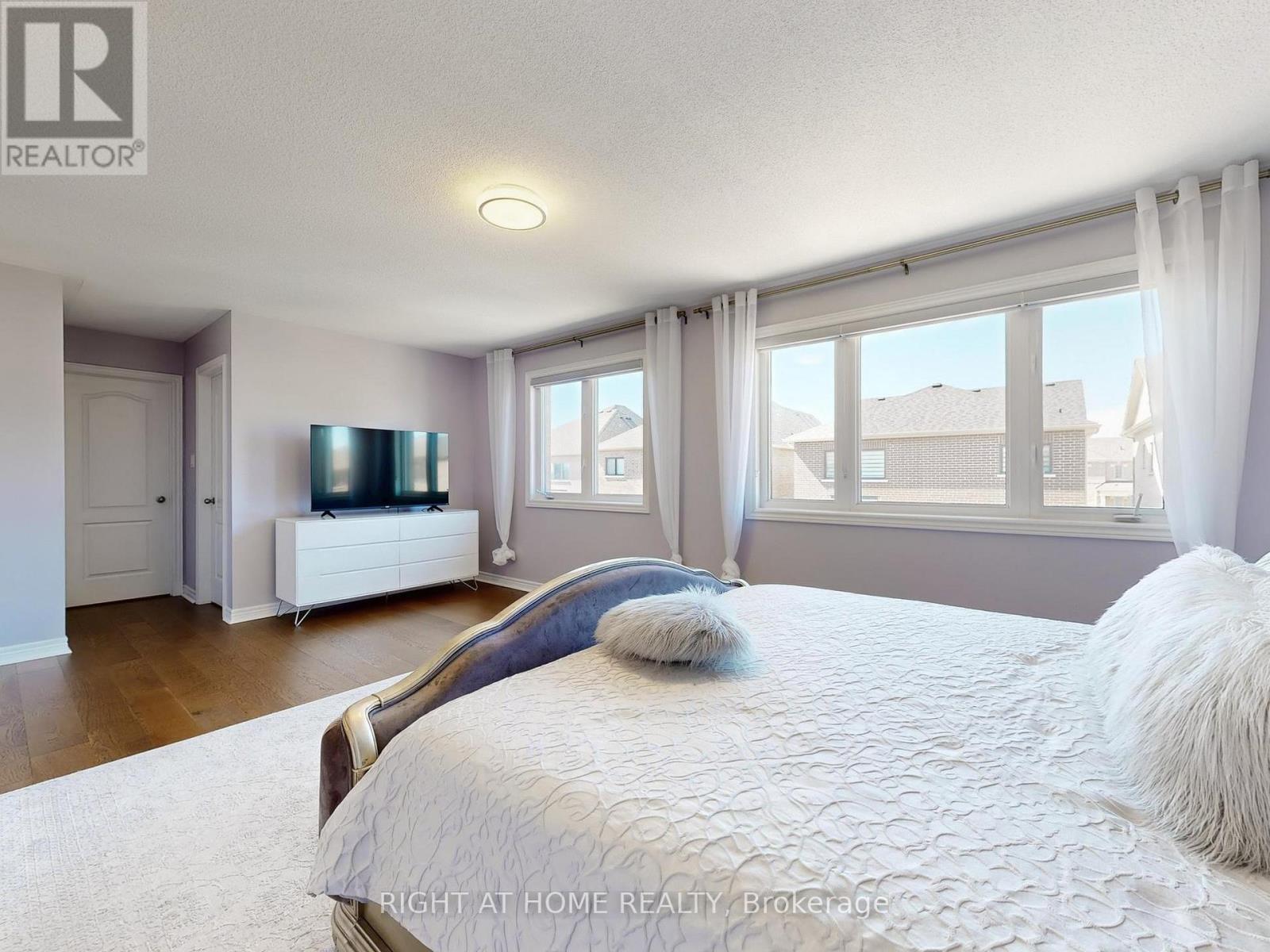 116 Summerlyn Trail, Bradford West Gwillimbury, Ontario  L3Z 0E3 - Photo 27 - N12933436