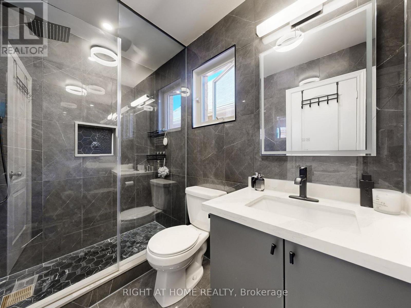 116 Summerlyn Trail, Bradford West Gwillimbury, Ontario  L3Z 0E3 - Photo 35 - N12933436