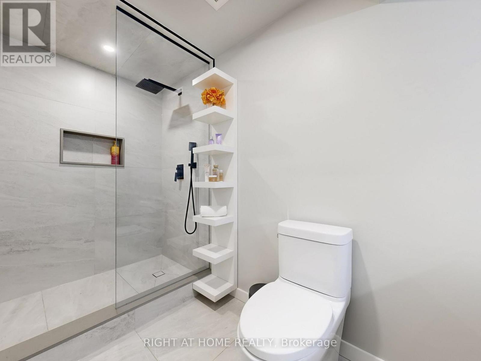 116 Summerlyn Trail, Bradford West Gwillimbury, Ontario  L3Z 0E3 - Photo 41 - N12933436