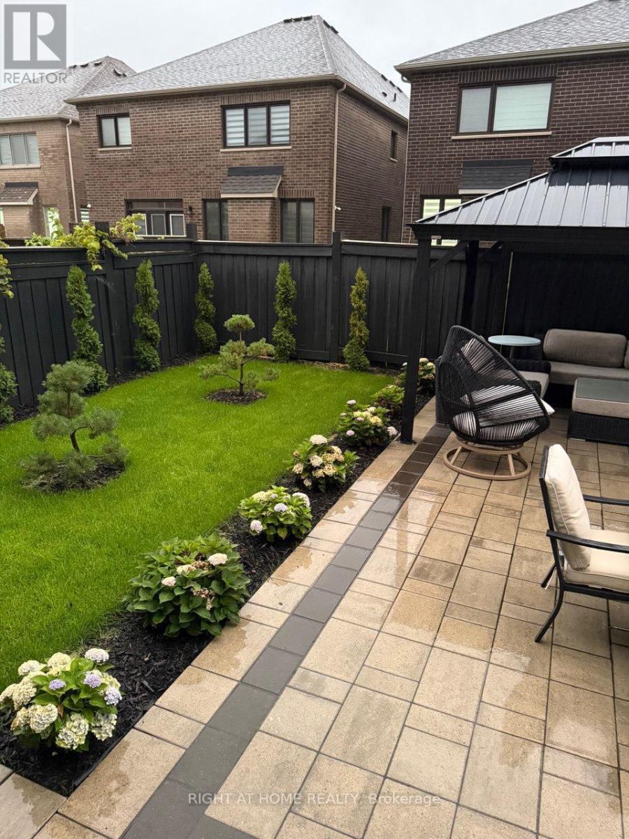 116 Summerlyn Trail, Bradford West Gwillimbury, Ontario  L3Z 0E3 - Photo 47 - N12933436