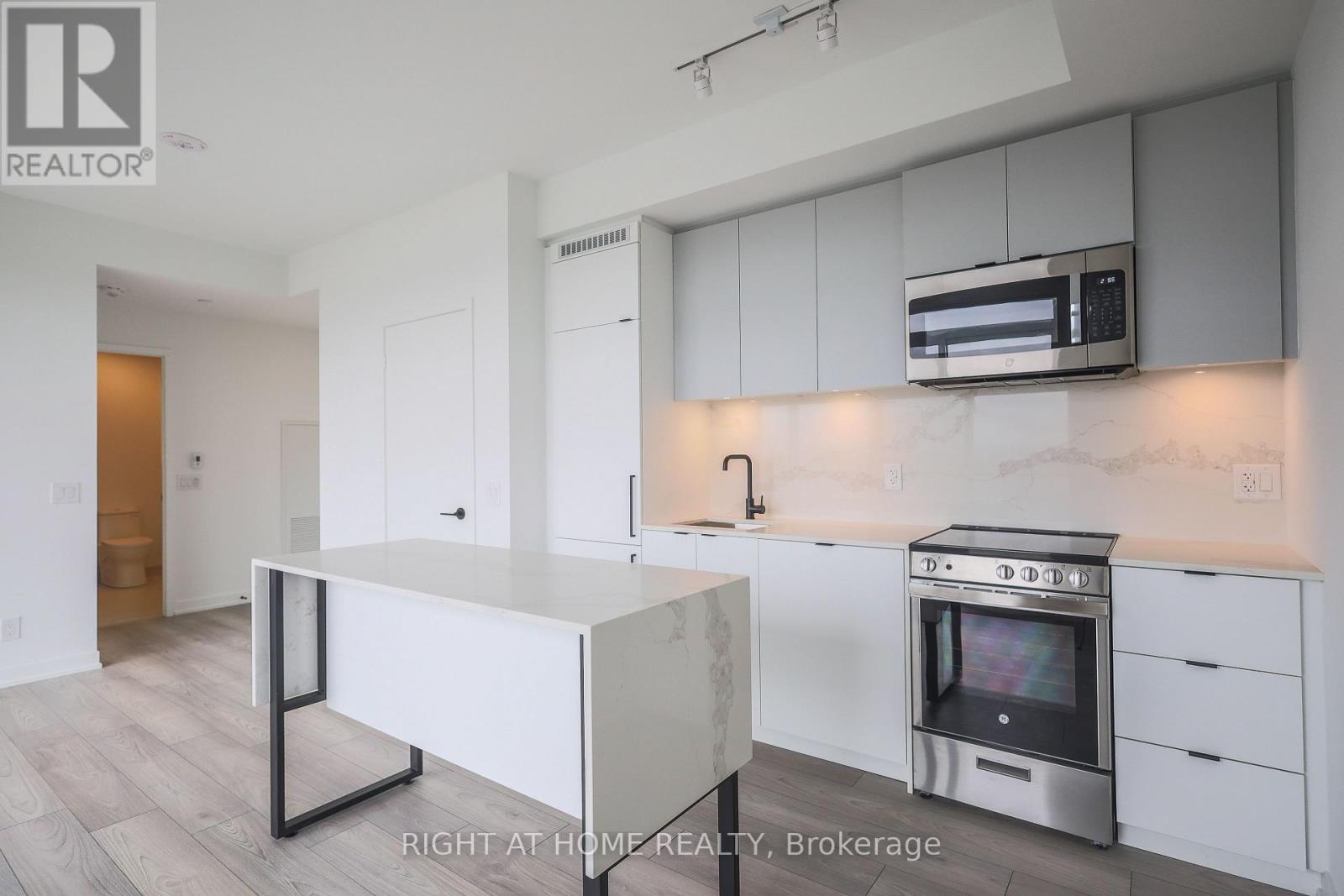 1508 - 285 Dufferin Street, Toronto, Ontario  M6K 1E6 - Photo 11 - W12933462