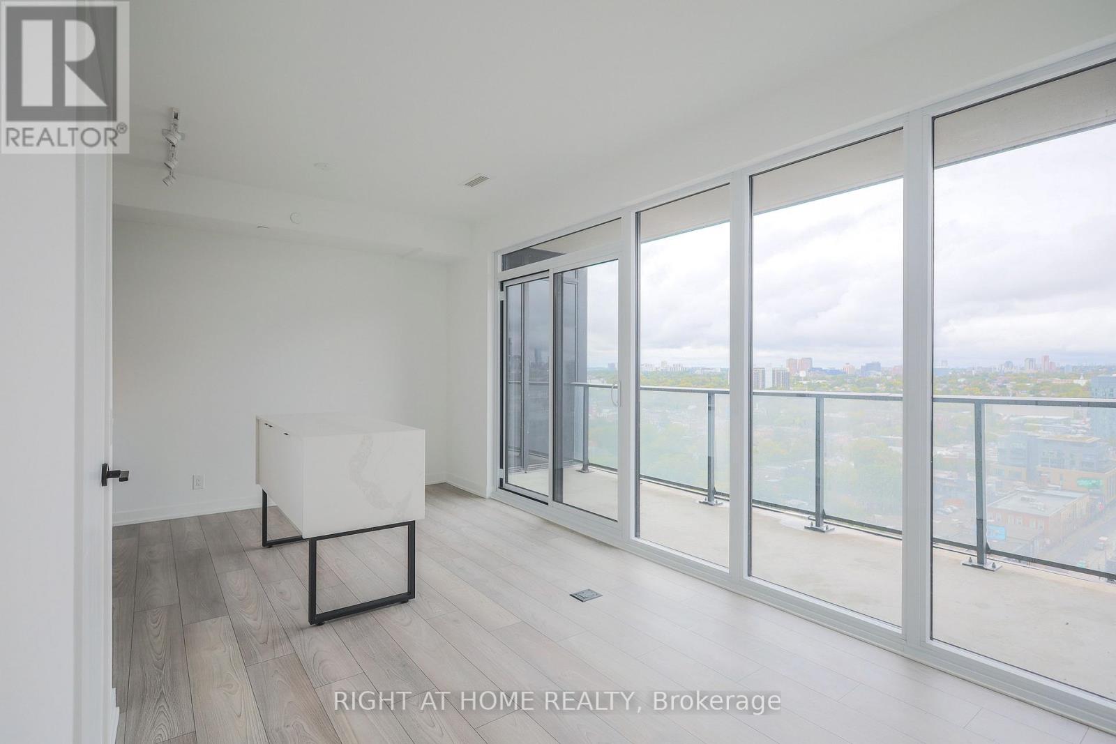 1508 - 285 Dufferin Street, Toronto, Ontario  M6K 1E6 - Photo 8 - W12933462