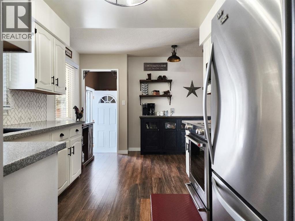 4810 4 Street E, Claresholm, Alberta  T0L 0T0 - Photo 3 - A2294825