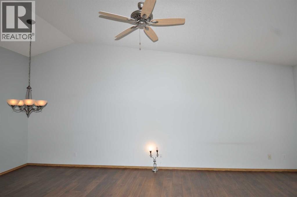 16 Edenwold Green Nw, Calgary, Alberta  T3A 5B8 - Photo 7 - A2273205