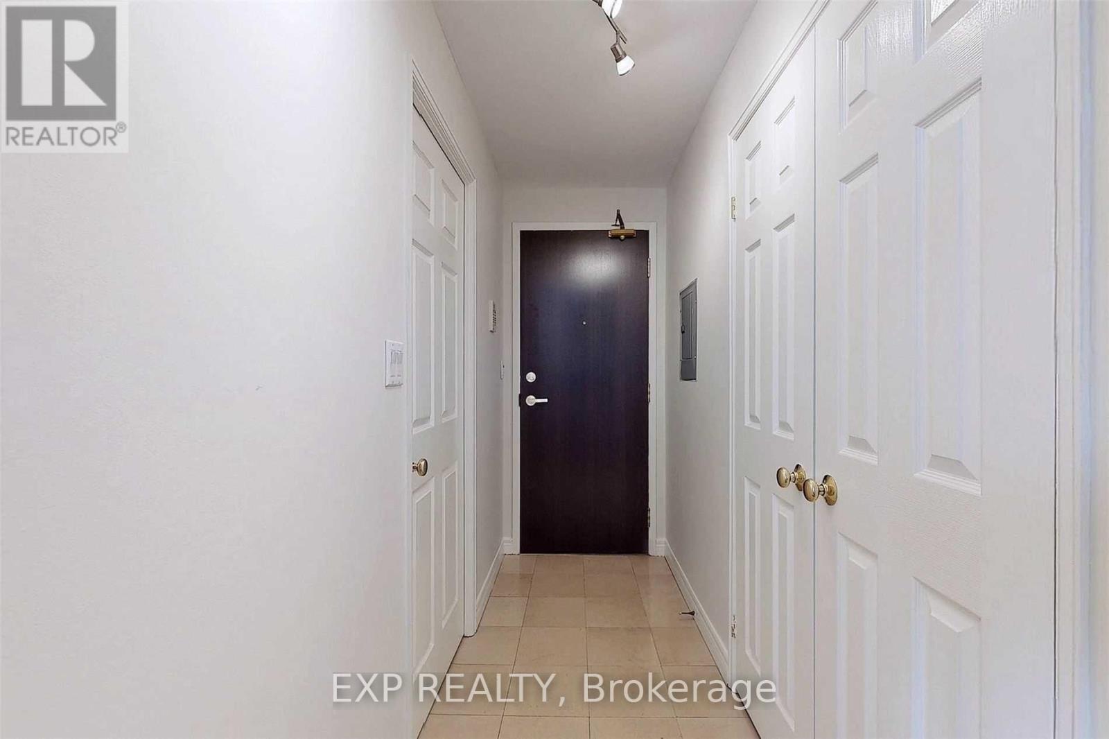 807 - 55 Bloor Street E, Toronto, Ontario  M4W 3W6 - Photo 4 - C12932846