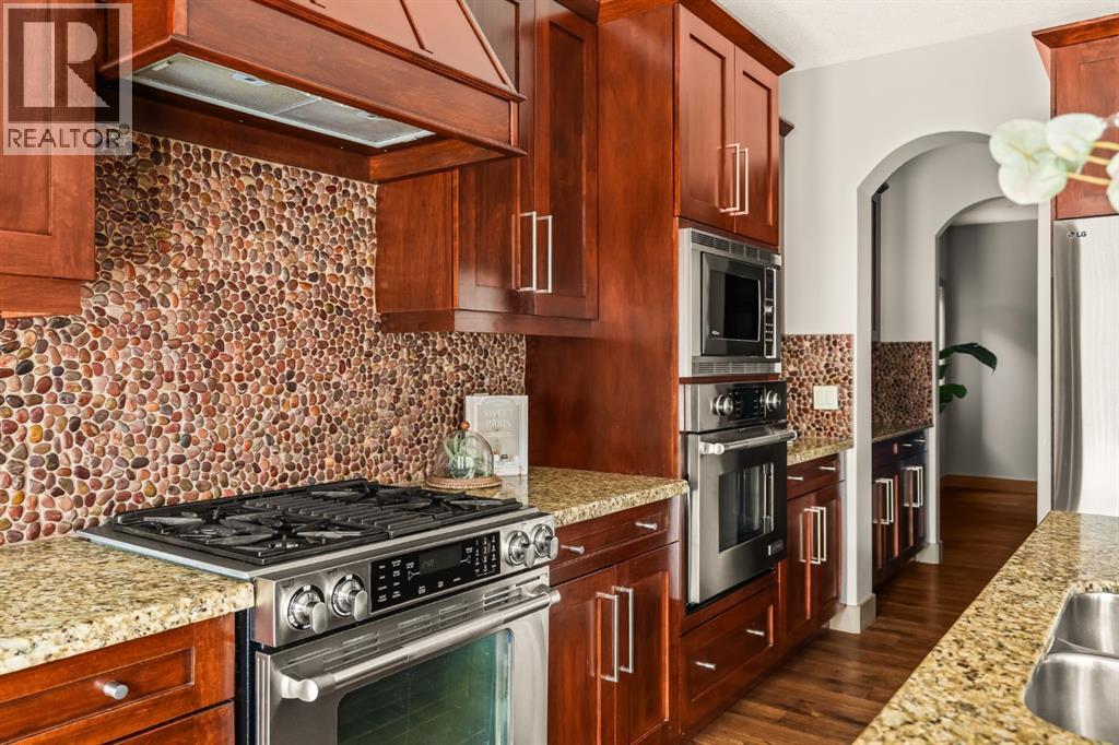 7 Westpoint Place Sw, Calgary, Alberta  T3H 5W5 - Photo 9 - A2296836