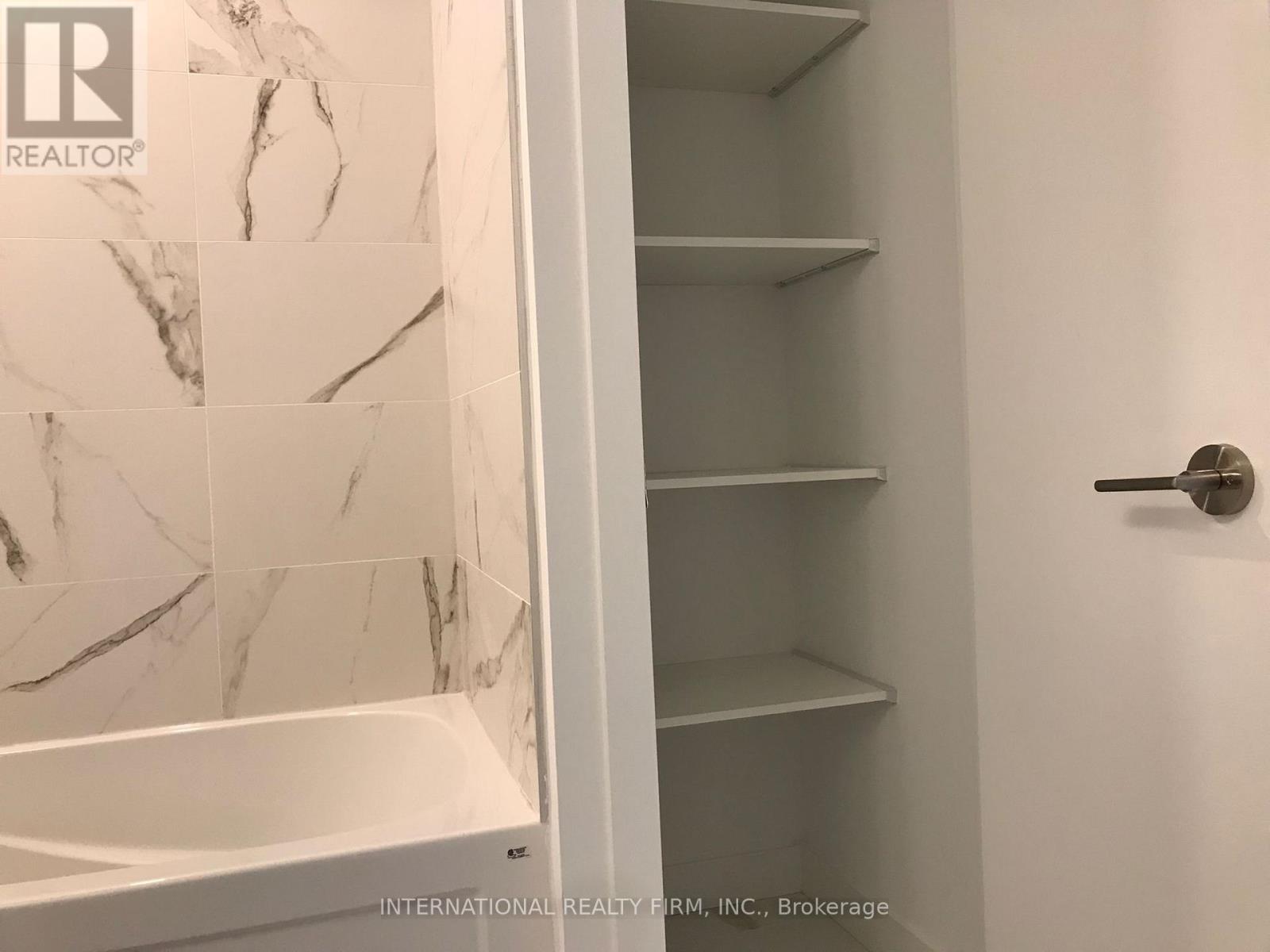 N817 - 7 Golden Lion Heights, Toronto, Ontario  M2M 0C3 - Photo 10 - C12933488