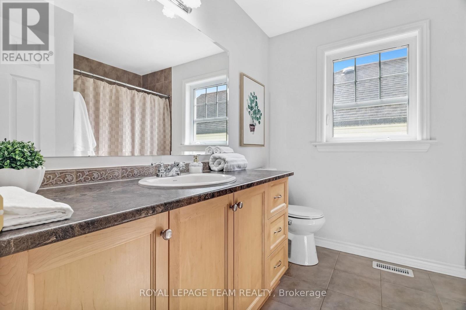 4271 Kelly Farm Drive, Ottawa, Ontario  K1T 0A6 - Photo 20 - X12933482