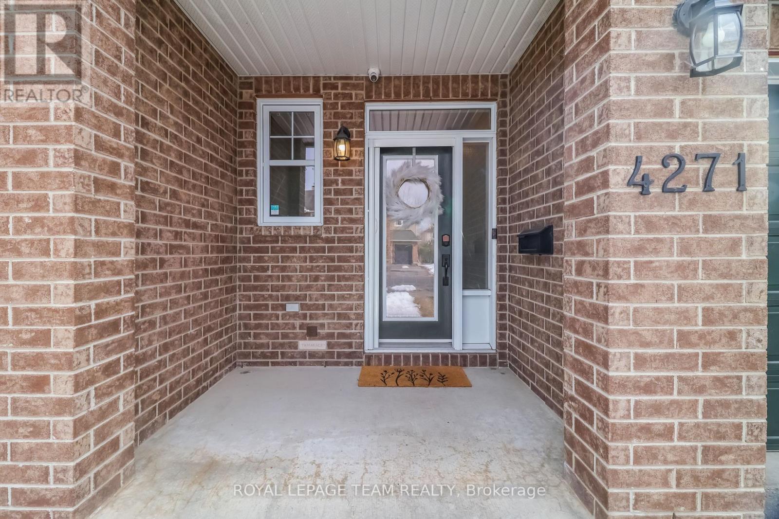 4271 Kelly Farm Drive, Ottawa, Ontario  K1T 0A6 - Photo 3 - X12933482