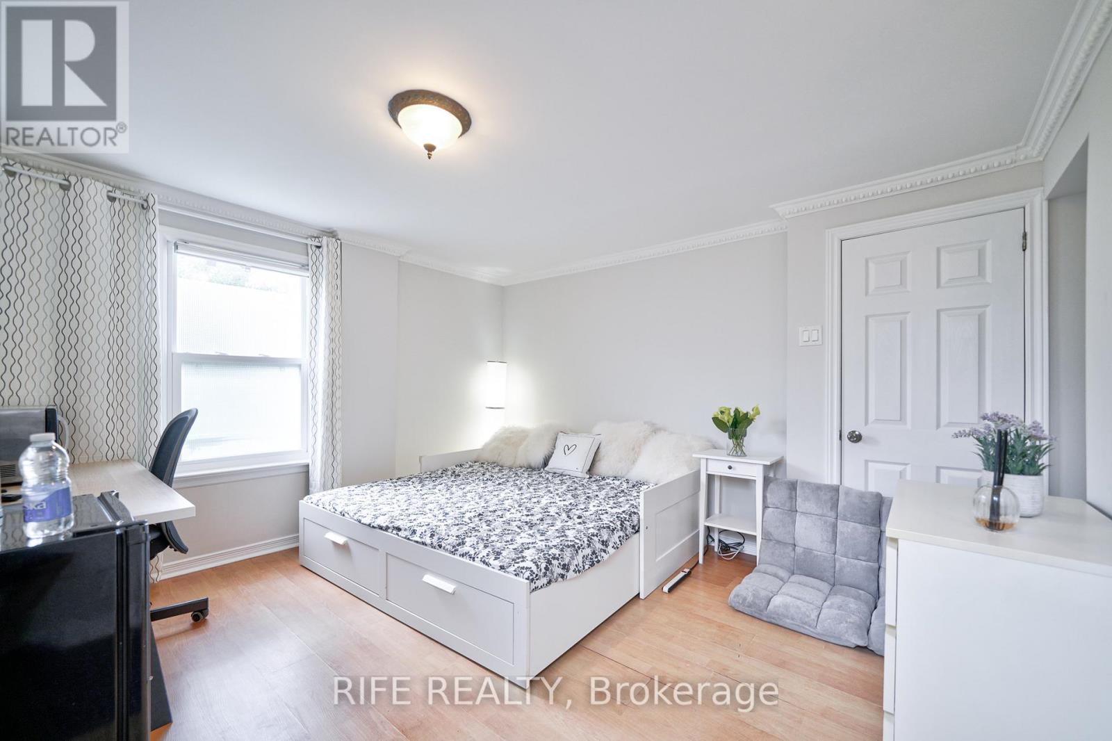 STUDIO UNIT - 239 CRESTWOOD ROAD, Vaughan, Ontario