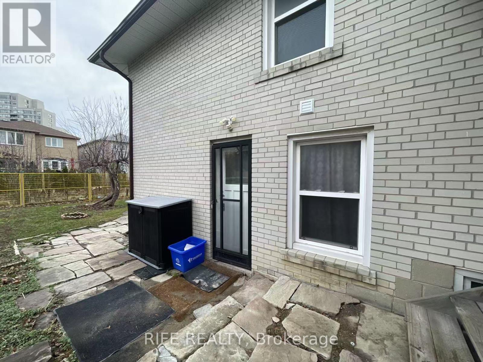 Studio Unit - 239 Crestwood Road, Vaughan, Ontario  L4J 1A8 - Photo 7 - N12933484