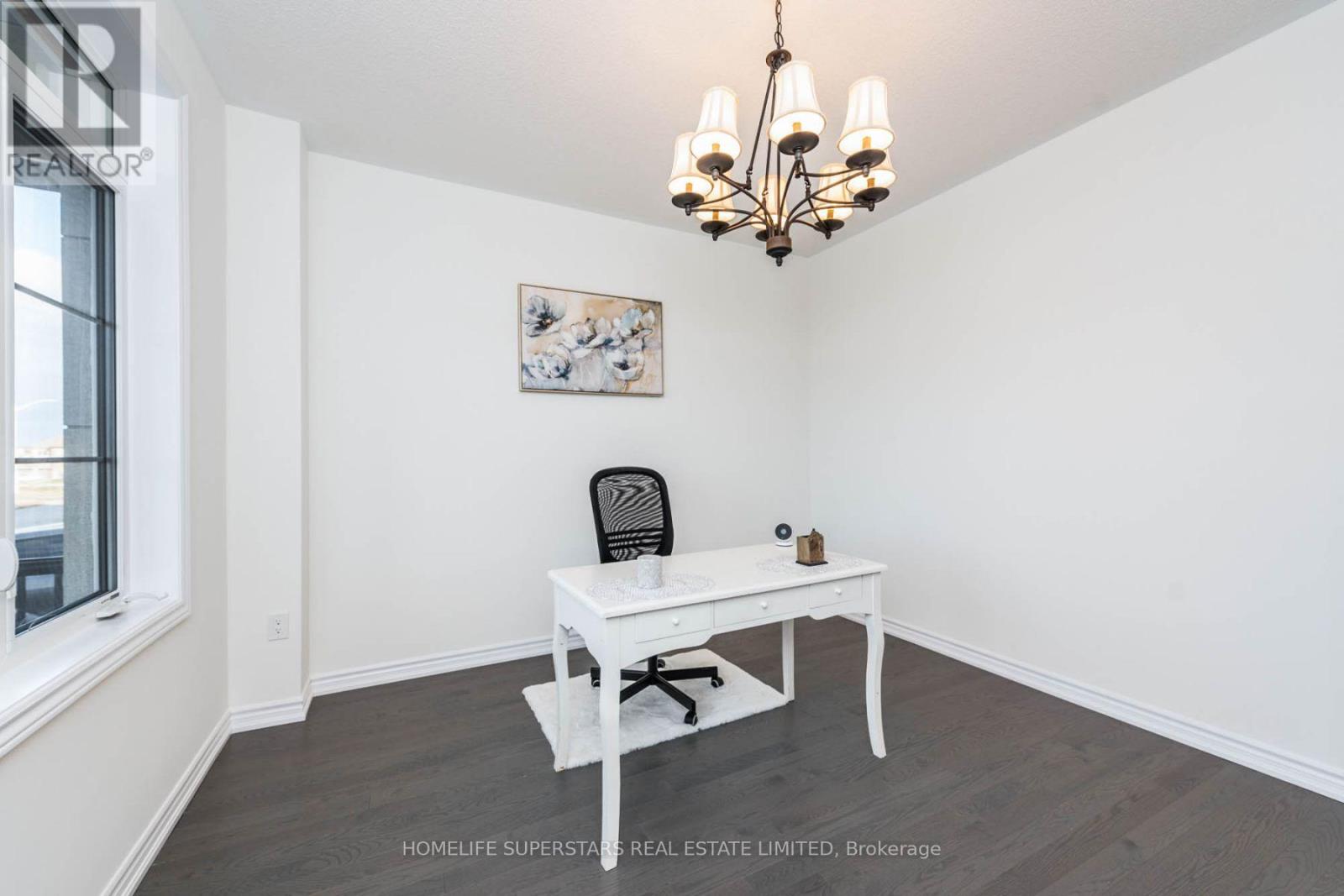 1121 Cole Street, Innisfil, Ontario  L9R 0R3 - Photo 16 - N12933490